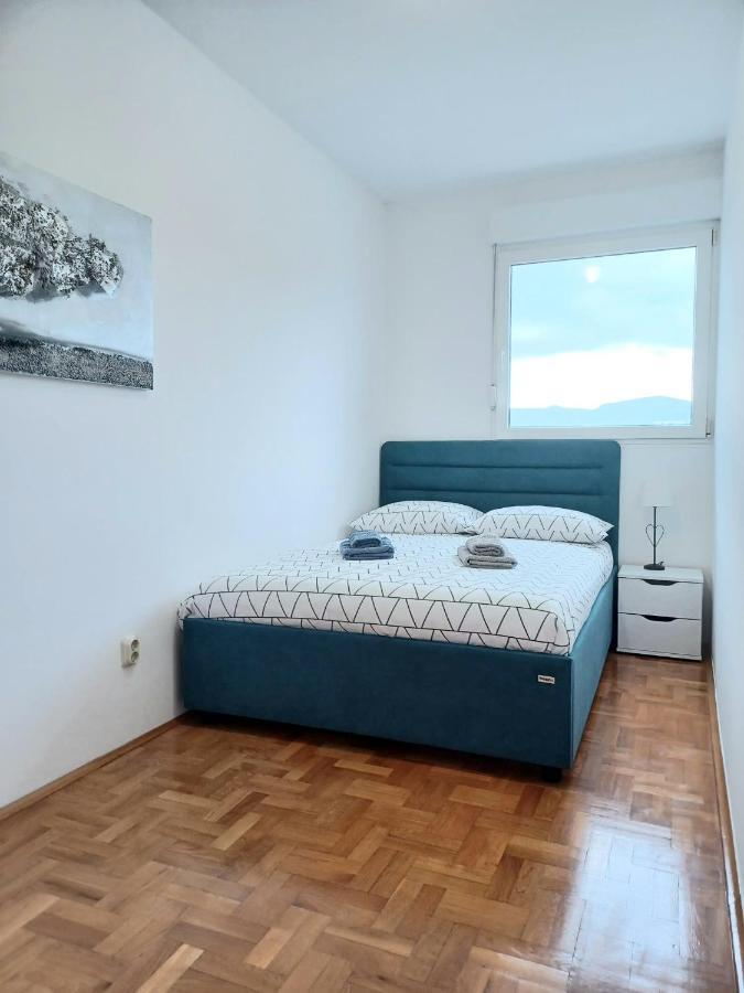 Spacious Apartment Smile With Terrace And Secure Garage 斯普利特 外观 照片