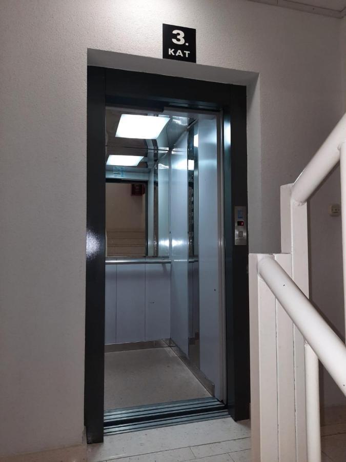 Spacious Apartment Smile With Terrace And Secure Garage 斯普利特 外观 照片