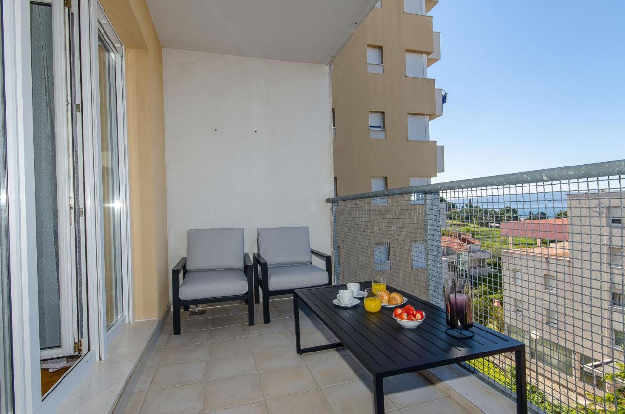 Spacious Apartment Smile With Terrace And Secure Garage 斯普利特 外观 照片