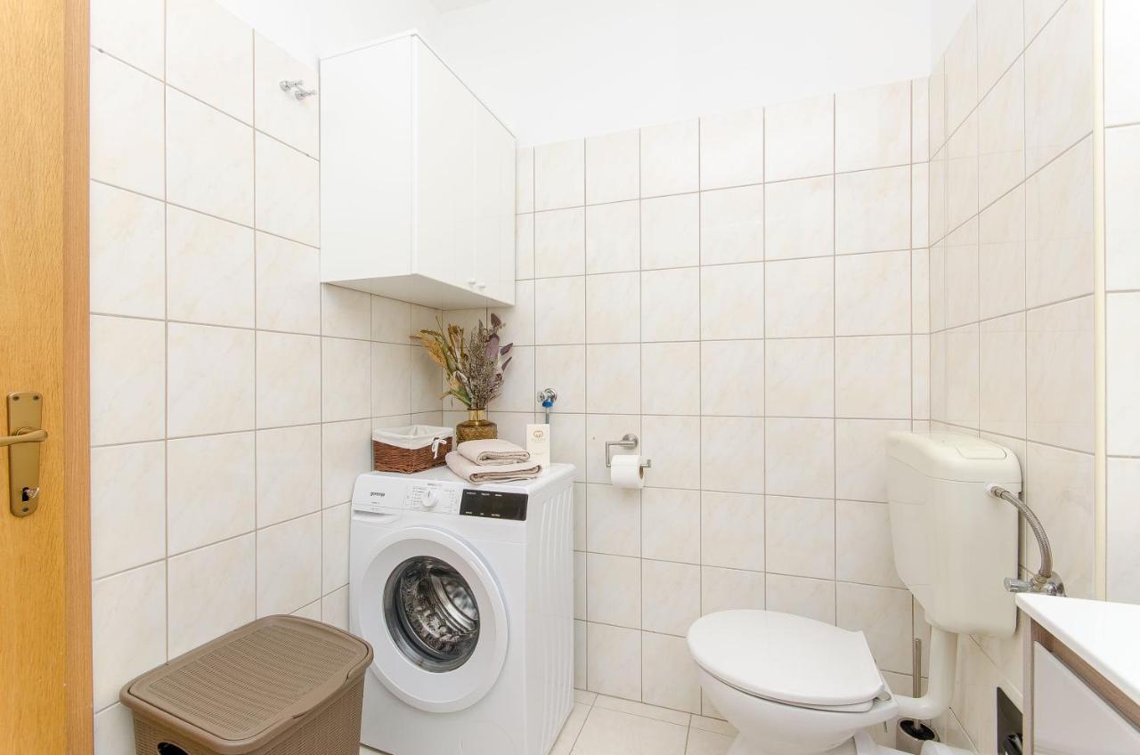 Spacious Apartment Smile With Terrace And Secure Garage 斯普利特 外观 照片