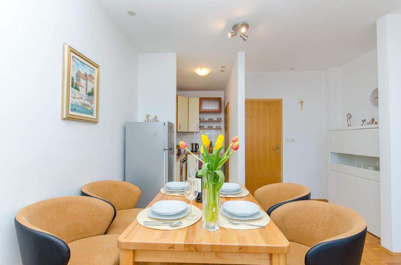 Spacious Apartment Smile With Terrace And Secure Garage 斯普利特 外观 照片