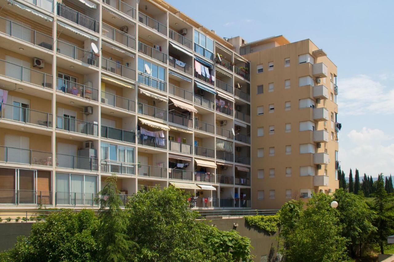 Spacious Apartment Smile With Terrace And Secure Garage 斯普利特 外观 照片