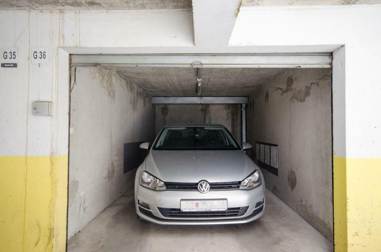 Spacious Apartment Smile With Terrace And Secure Garage 斯普利特 外观 照片